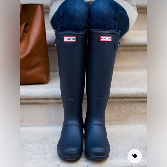 Authentic Hunter Boots, Navy blue matte finish; Women’s Size 7. - Picture 3 of 3